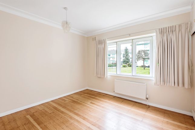 71, Elm Park Court, Pinner photo 4