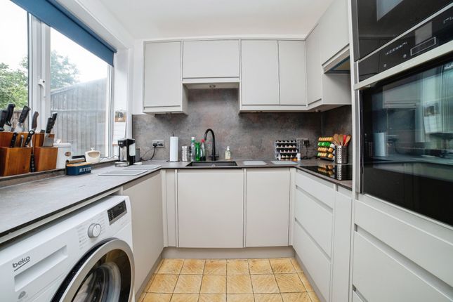 4, Paulsons Drive, Nottinghamshire photo 2