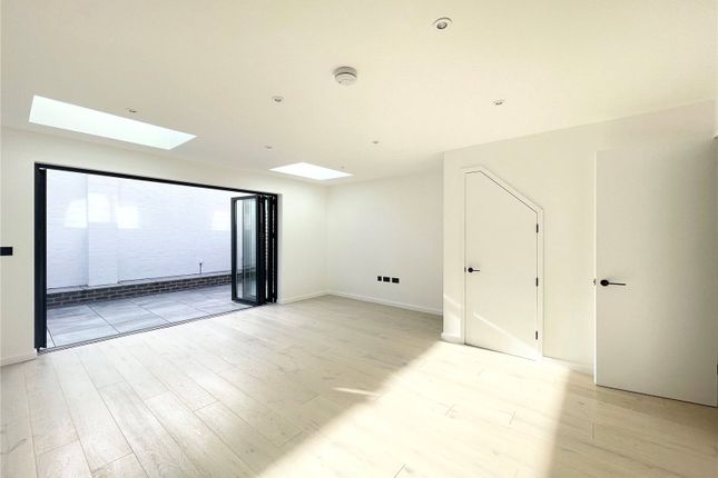 6, Nursery Row, Barnet photo 3