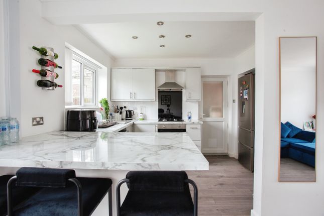 8, Cheltenham Road, Doncaster photo 3