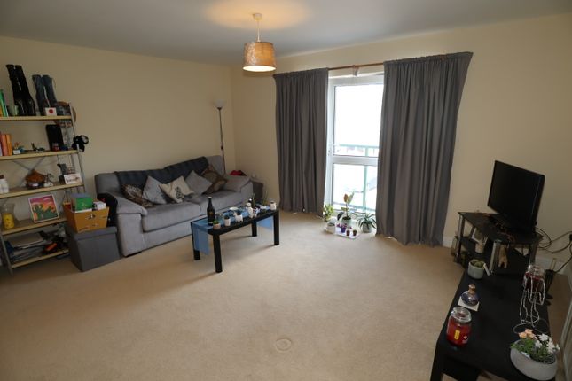 209, Riverside Drive, Lincoln photo 2