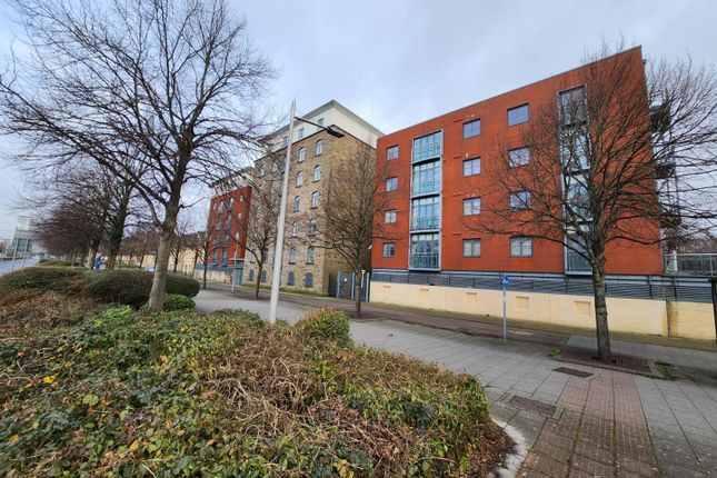Flat for sale in Magretian Place, Cardiff CF10
