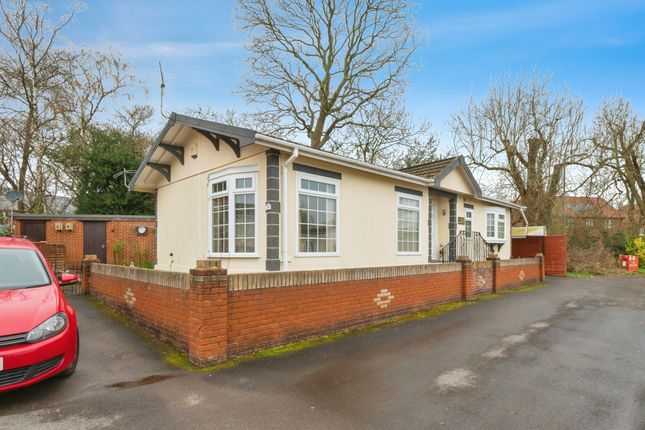 Mobile/park home for sale in Glen Mobile Home Park, Colden Common, Winchester
