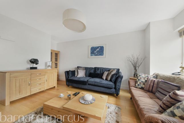 64, Grafton Road, Surrey photo 4