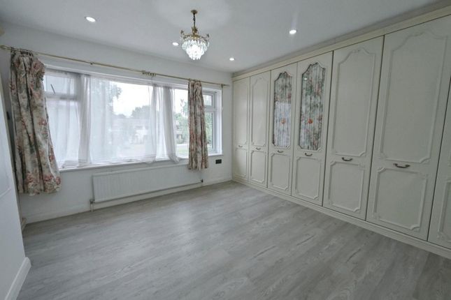 33, Park Road, Stanwell photo 3