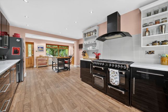 3, Clara Drive, Pudsey photo 4