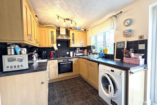 3, Redstone Drive, Winsford photo 4
