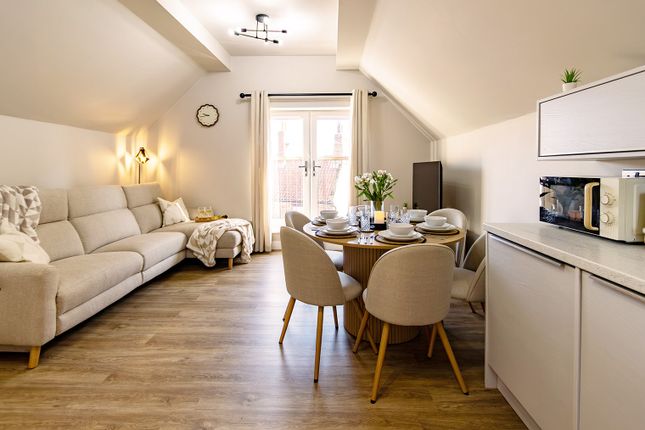3-bed flat on Bagdale, Bagdale, Whitby, £3,493/mo