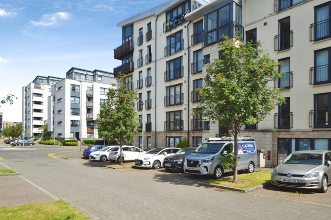 Flat 6, 1, Colonsay Close, Edinburgh photo 2