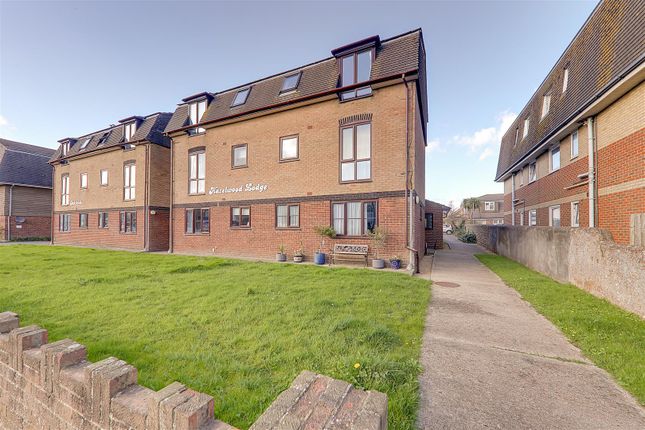 Studio flat on 8, Hazelwood Lodge, Lancing, £125,000