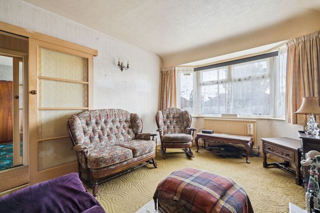 96 Compton Place, Watford photo 2