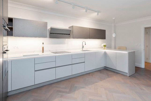 Homes for Sale in Brendon Close, Esher KT10 - Buy Property in Brendon