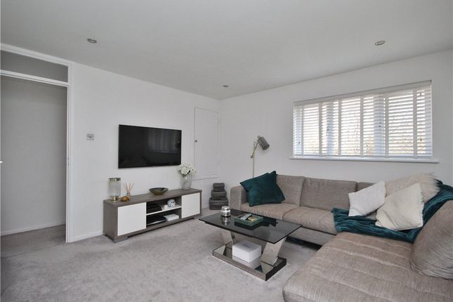 Maisonette to rent in Harms Grove, Guildford, Surrey