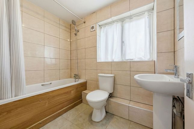 76, London Road, Milton Keynes photo 4