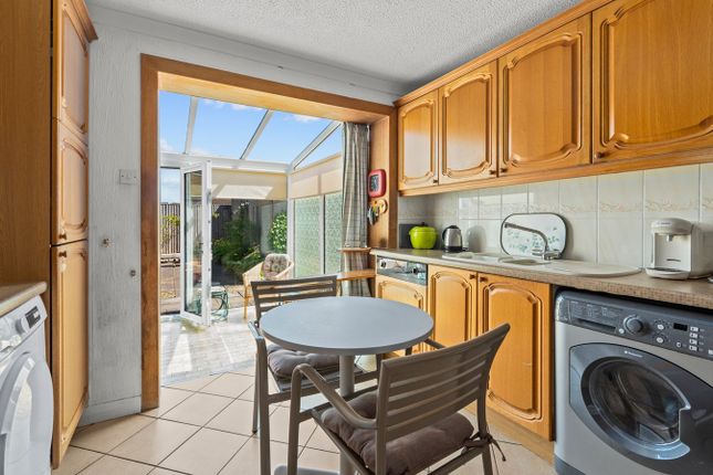 4, Milton Close, Denny photo 4
