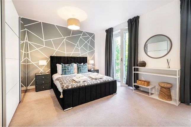 Thumbnail Town house to rent in Danvers Avenue, London