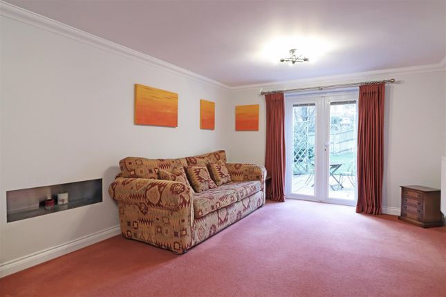 49, Reed Drive, Redhill photo 2