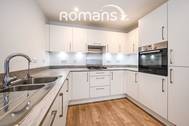 17, Readwin Crescent, Berkshire photo 2