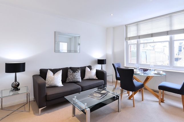 Thumbnail Flat to rent in Hill Street, London