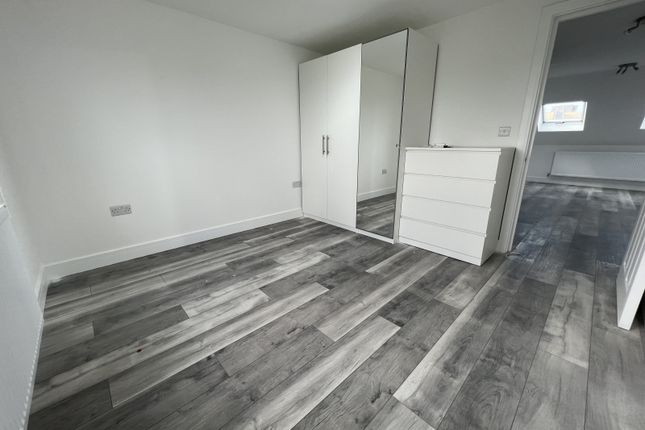 Thumbnail Flat to rent in Riley Road, Enfield