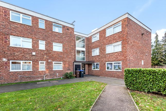 Thumbnail Flat for sale in Devana End, Carshalton