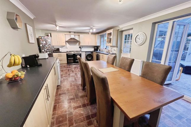15, Navigation Drive, Glen Parva Leicester photo 4