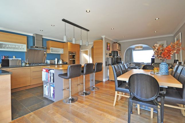 5, Laurel Crescent, Newport photo 2