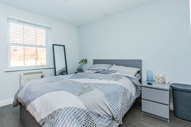 Flat 13 Northfield House, Wellingborough Road, Wellingborough photo 4