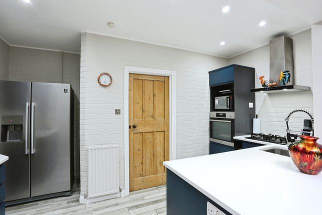 8, Shrapnel Road, London photo 4