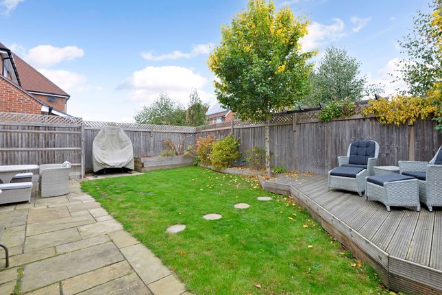 5 Hydon Grove, Cranleigh photo 4