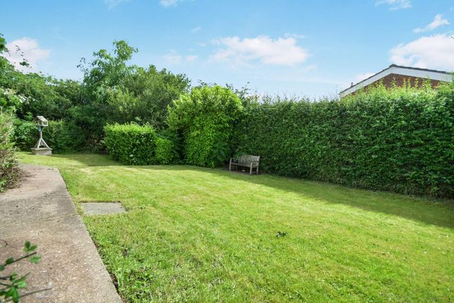 105, Springwood Lane, Sheffield photo 4