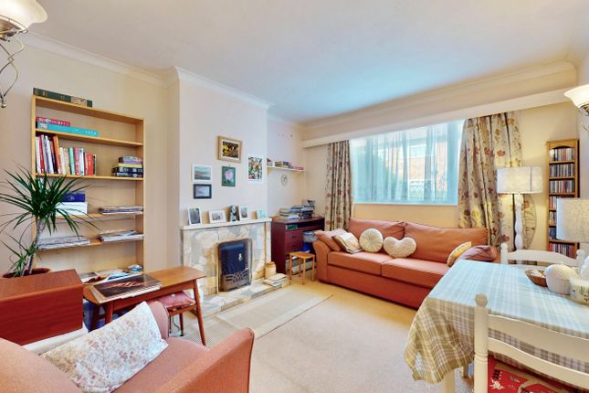 77, Bury Avenue, Hayes photo 2