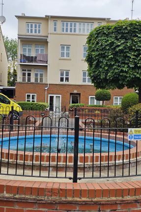 4 Madingley Court, 2 Fitzwilliam Close,, London photo 3