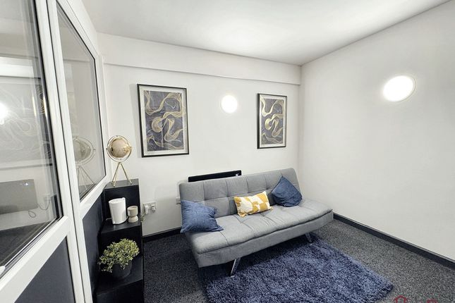 Flat 1, Supernova Heights Cleveland Street, Doncaster photo 4