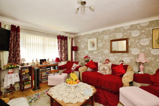 30, Grassmere, Romney Marsh photo 3