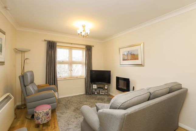 32 Stirling Court, Chesterfield photo 4