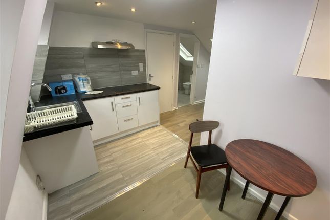 Thumbnail Property to rent in Devonport Road, London