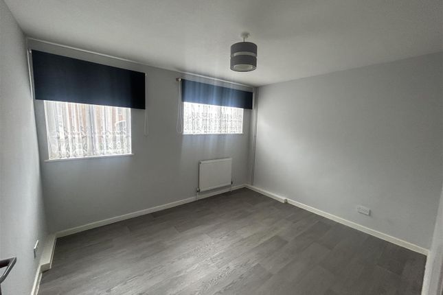 Town house for sale in Ripon Road, London