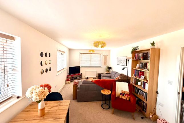 Flat 10 Dower House, Redland Way, St. Albans photo 4