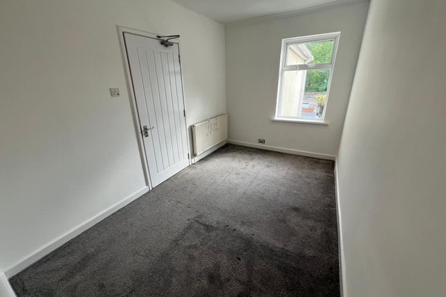40, Wolverhampton photo 4