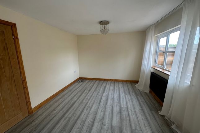 26 Livia Close, Hinckley photo 2