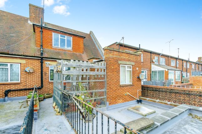 Thumbnail Maisonette for sale in Addington Road, South Croydon