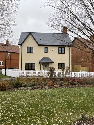 Thumbnail Detached house to rent in Woodhurst Park, Bracknell, Berkshire