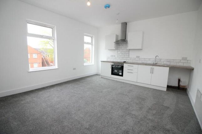 143B, Darlington photo 3