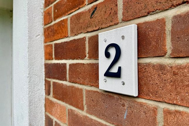 2, Bedford Gardens, West Yorkshire photo 2