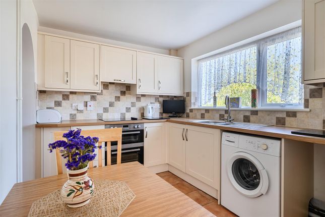 51, Highlands, Devizes photo 3