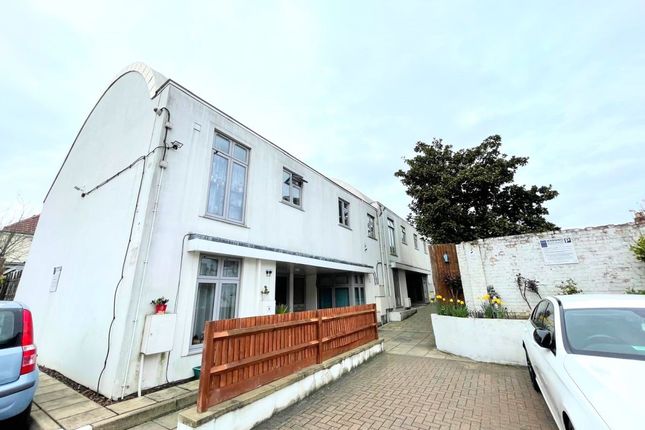 6, Mayna Court, Columbia Avenue, Edgware photo 5