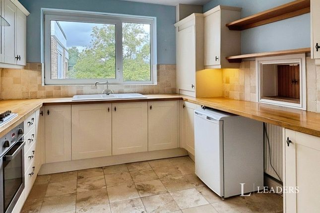 Flat 11, Queens Court, Queens Road, Gloucestershire photo 4