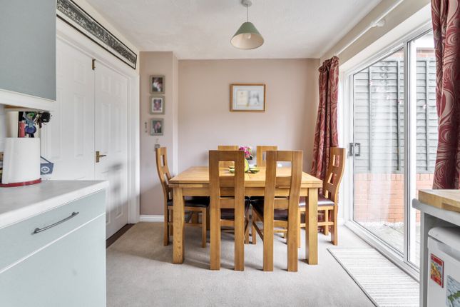 9, Primrose Way, Buckinghamshire photo 4