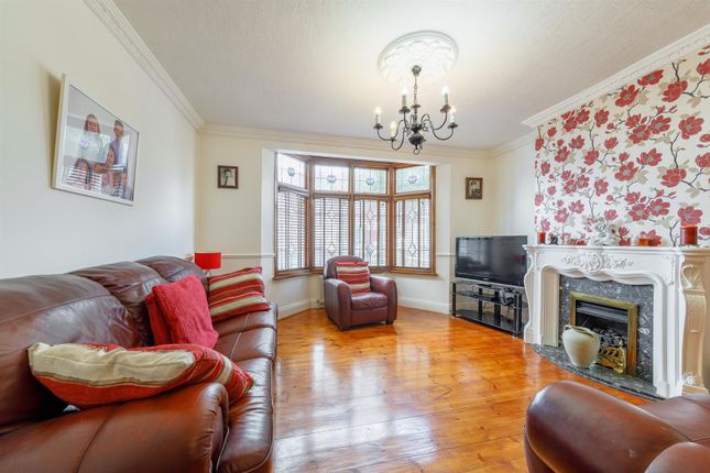 5 bed property for sale in Central Park Road, London E6